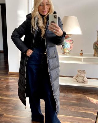 Black color 💗nekonečne nadčasová elegantná taká je Fracomina https://www.farinni.eu/novinky-2025/